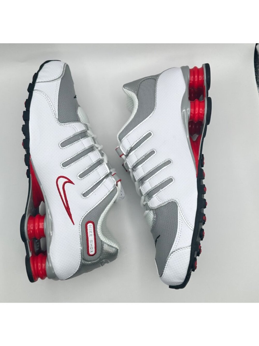 Men'sNike Shox NZ  White Sport Red Metallic Silver 378341-104 Size 10.5 NEW - Picture 6 of 10